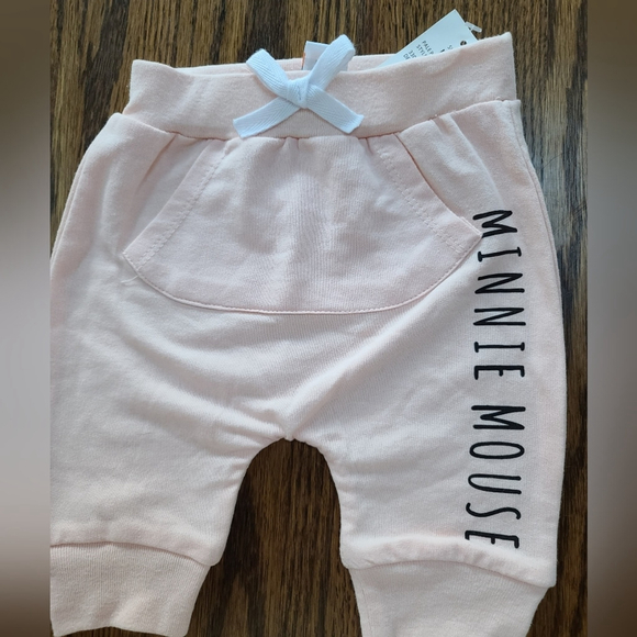 Newborn Girl Disney & Gap 4-Piece Clothing Set - Picture 3 of 13